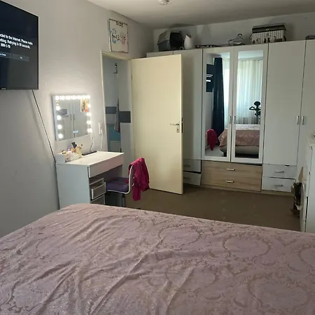 1 In Einer 2 Zu Vermieten Wg Anfragen Bitte Nur Von Frauen Apartmán Berlín
